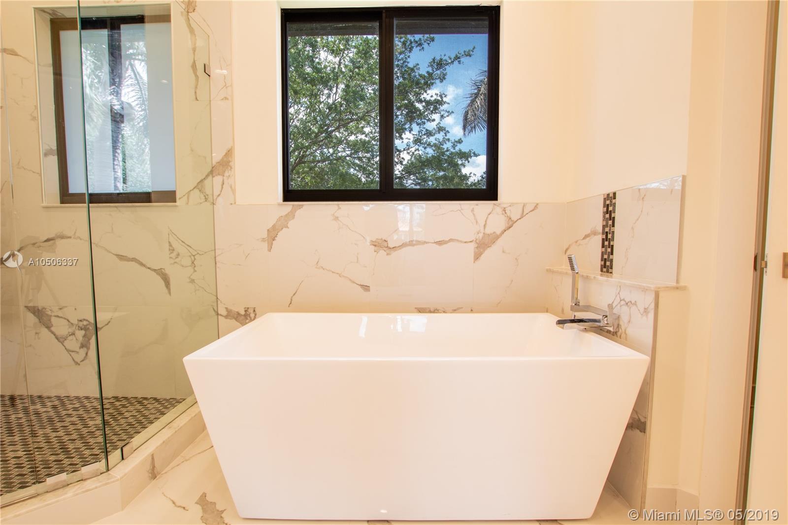 EIGHTH ADDN TO ROYAL OAKS - Residential