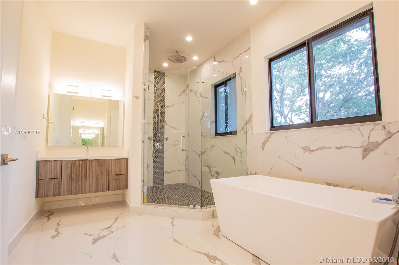 EIGHTH ADDN TO ROYAL OAKS - Residential