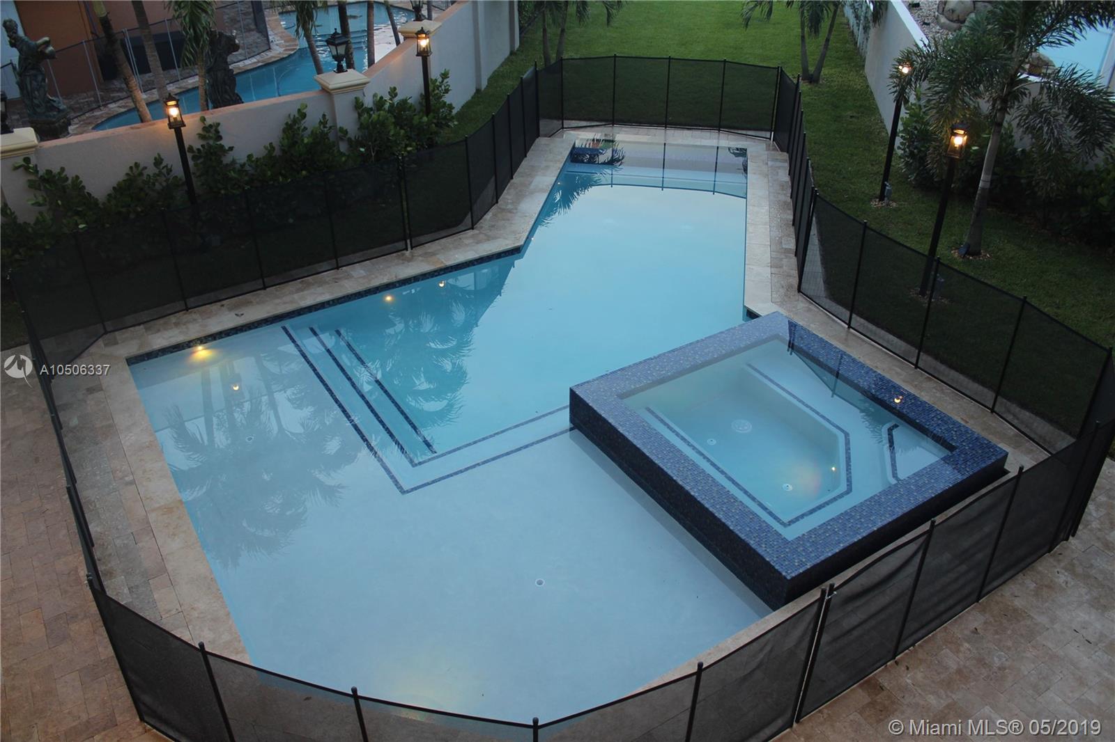 EIGHTH ADDN TO ROYAL OAKS - Residential