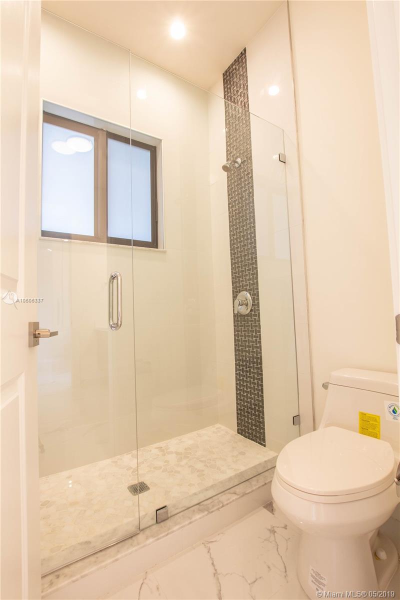 EIGHTH ADDN TO ROYAL OAKS - Residential