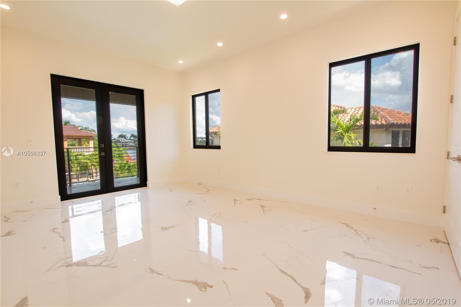 EIGHTH ADDN TO ROYAL OAKS - Residential