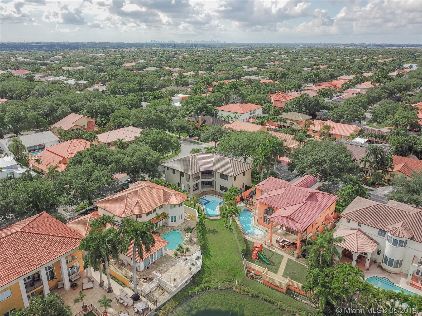 EIGHTH ADDN TO ROYAL OAKS - Residential