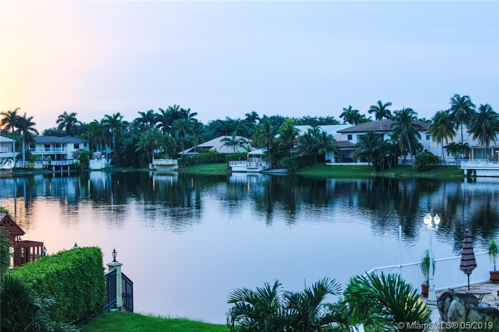 EIGHTH ADDN TO ROYAL OAKS - Residential