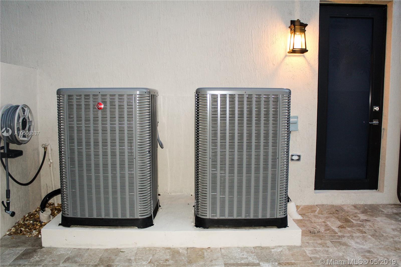 EIGHTH ADDN TO ROYAL OAKS - Residential