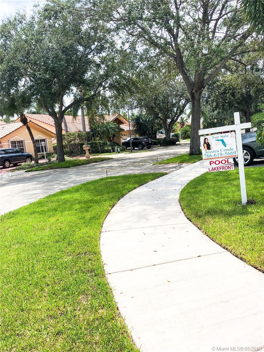 EIGHTH ADDN TO ROYAL OAKS - Residential