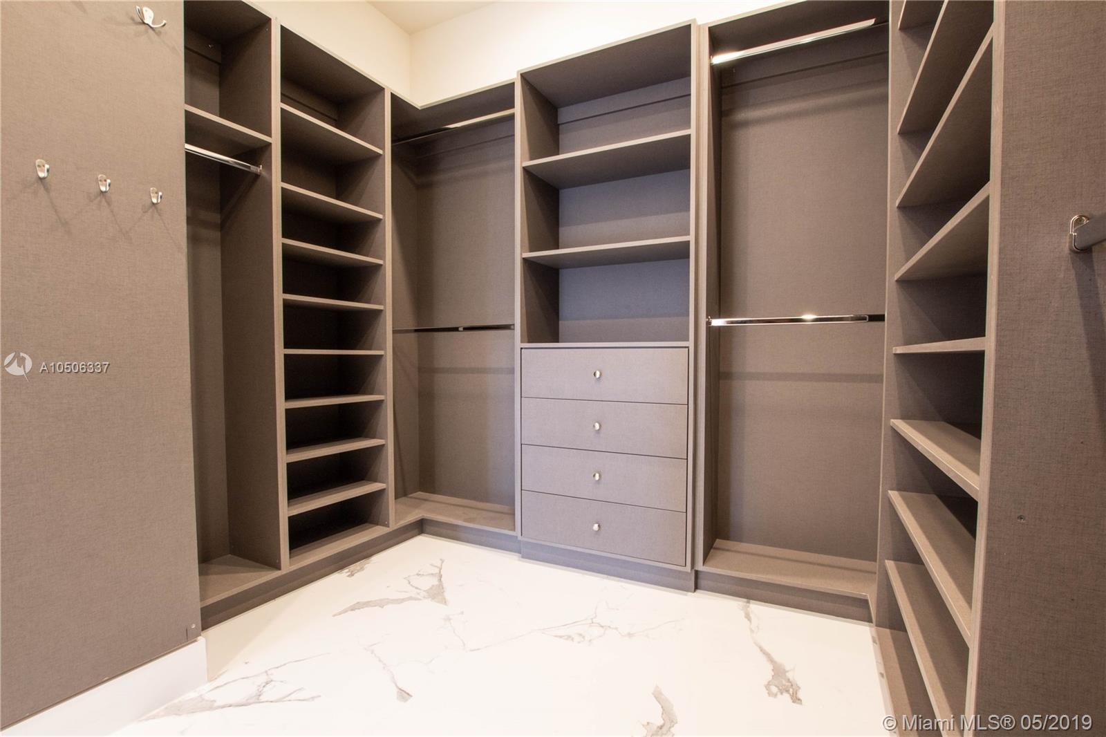 EIGHTH ADDN TO ROYAL OAKS - Residential