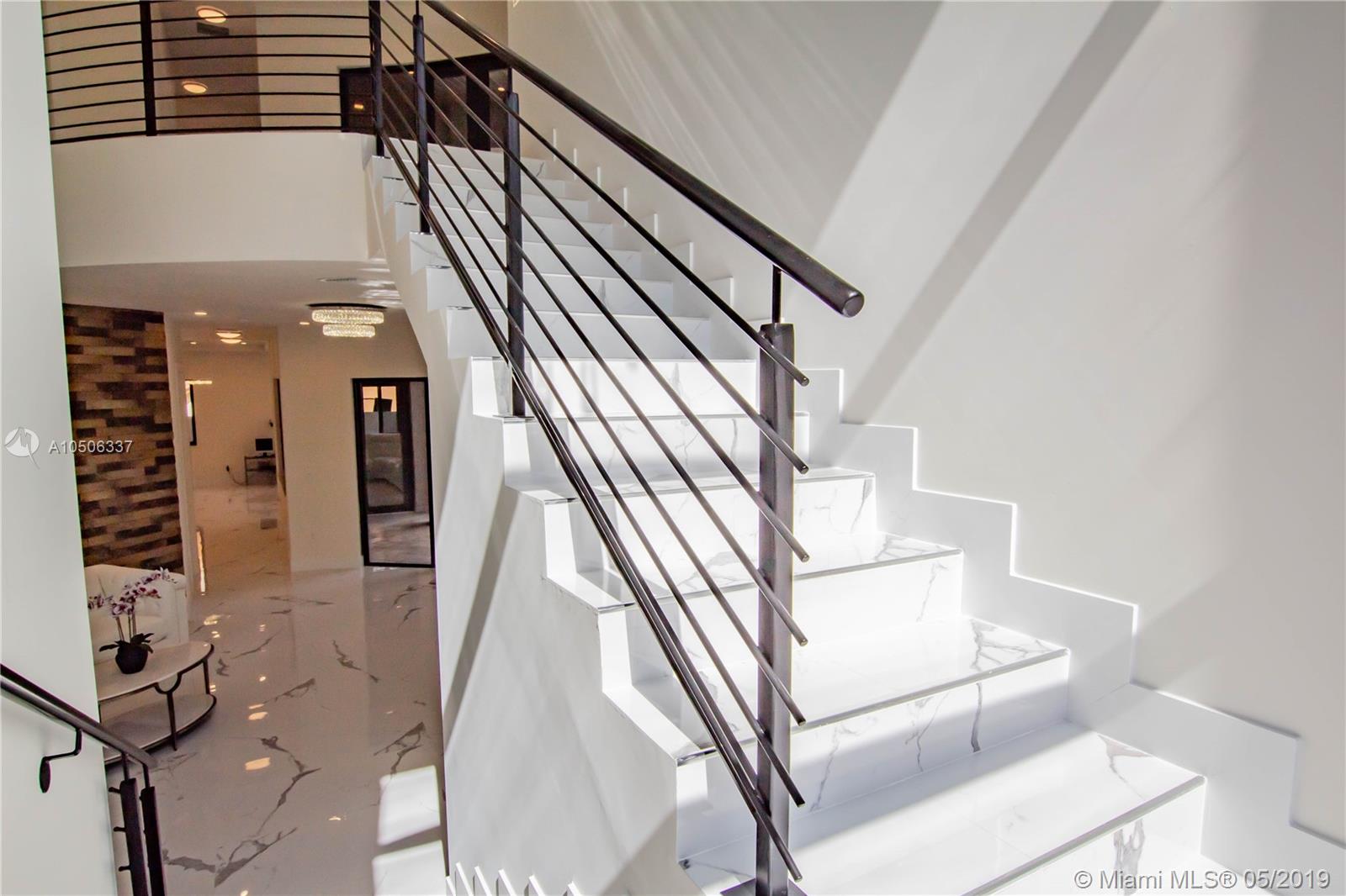 EIGHTH ADDN TO ROYAL OAKS - Residential