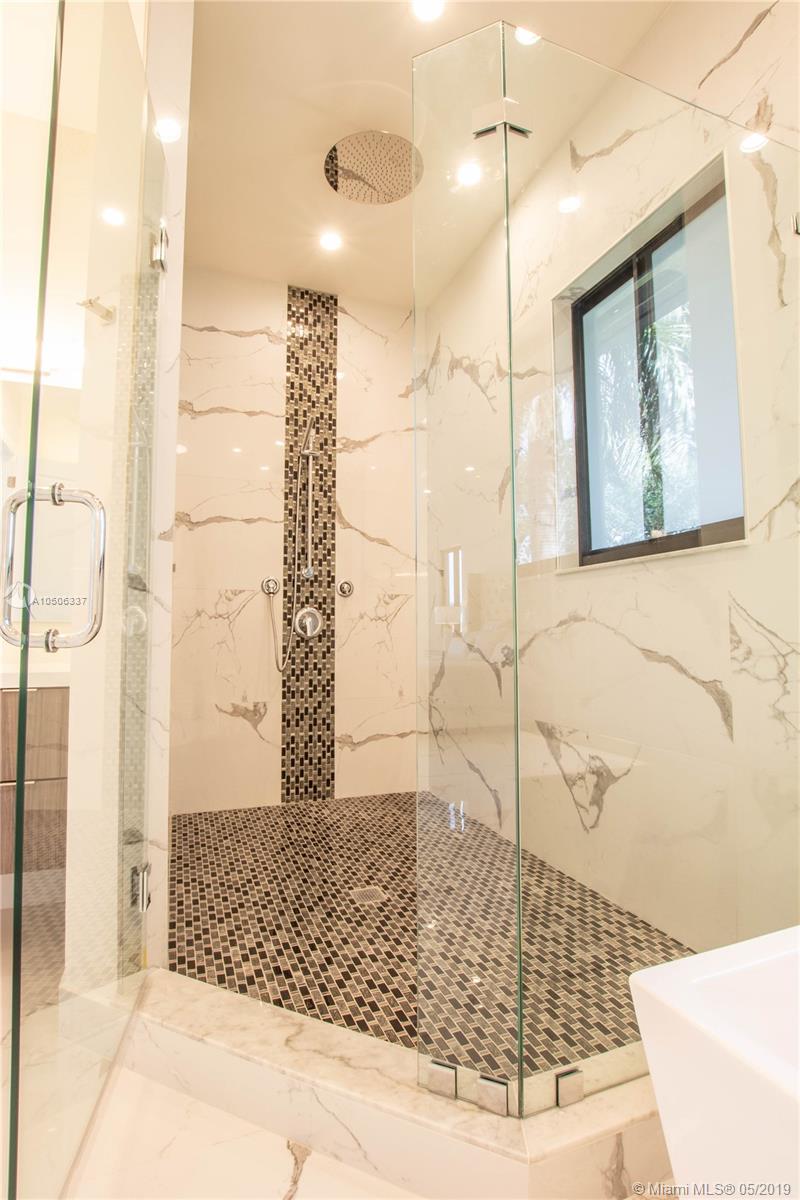 EIGHTH ADDN TO ROYAL OAKS - Residential