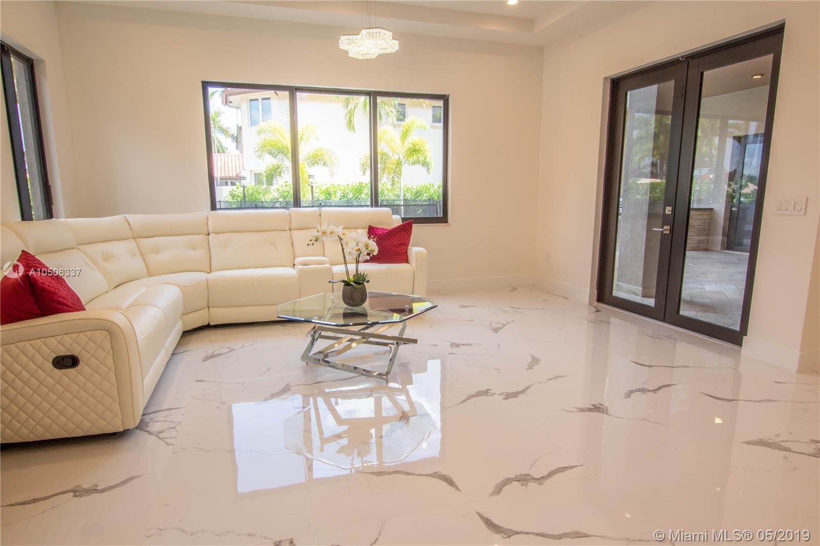 EIGHTH ADDN TO ROYAL OAKS - Residential