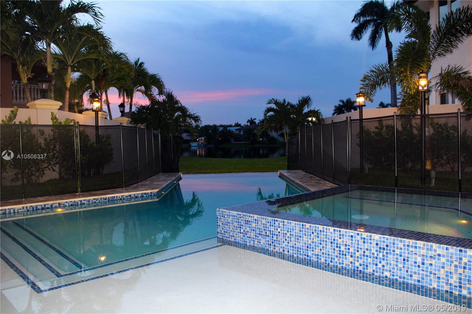 EIGHTH ADDN TO ROYAL OAKS - Residential