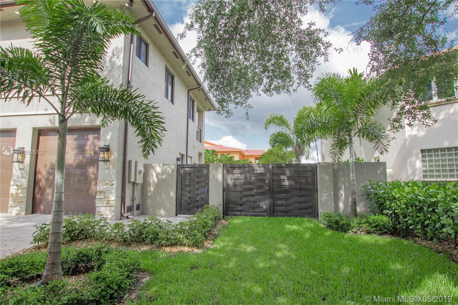 EIGHTH ADDN TO ROYAL OAKS - Residential