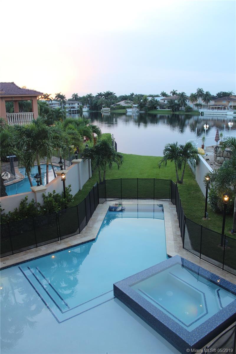 EIGHTH ADDN TO ROYAL OAKS - Residential