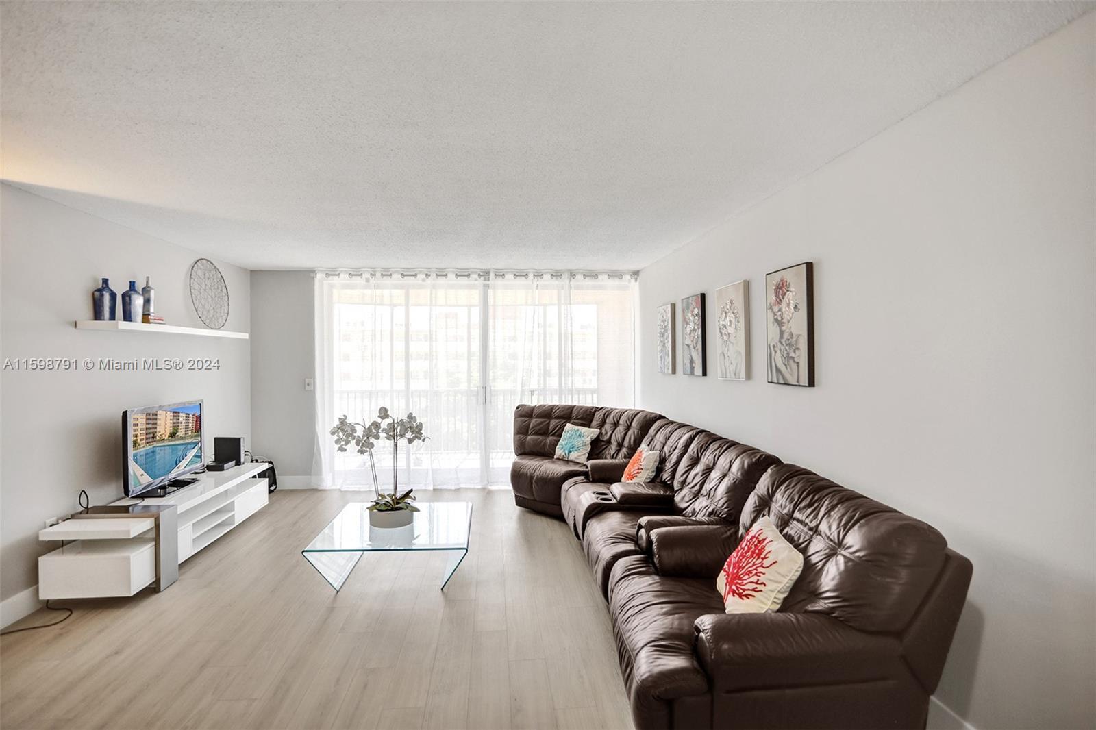 JADE WINDS GROUP - - Residential