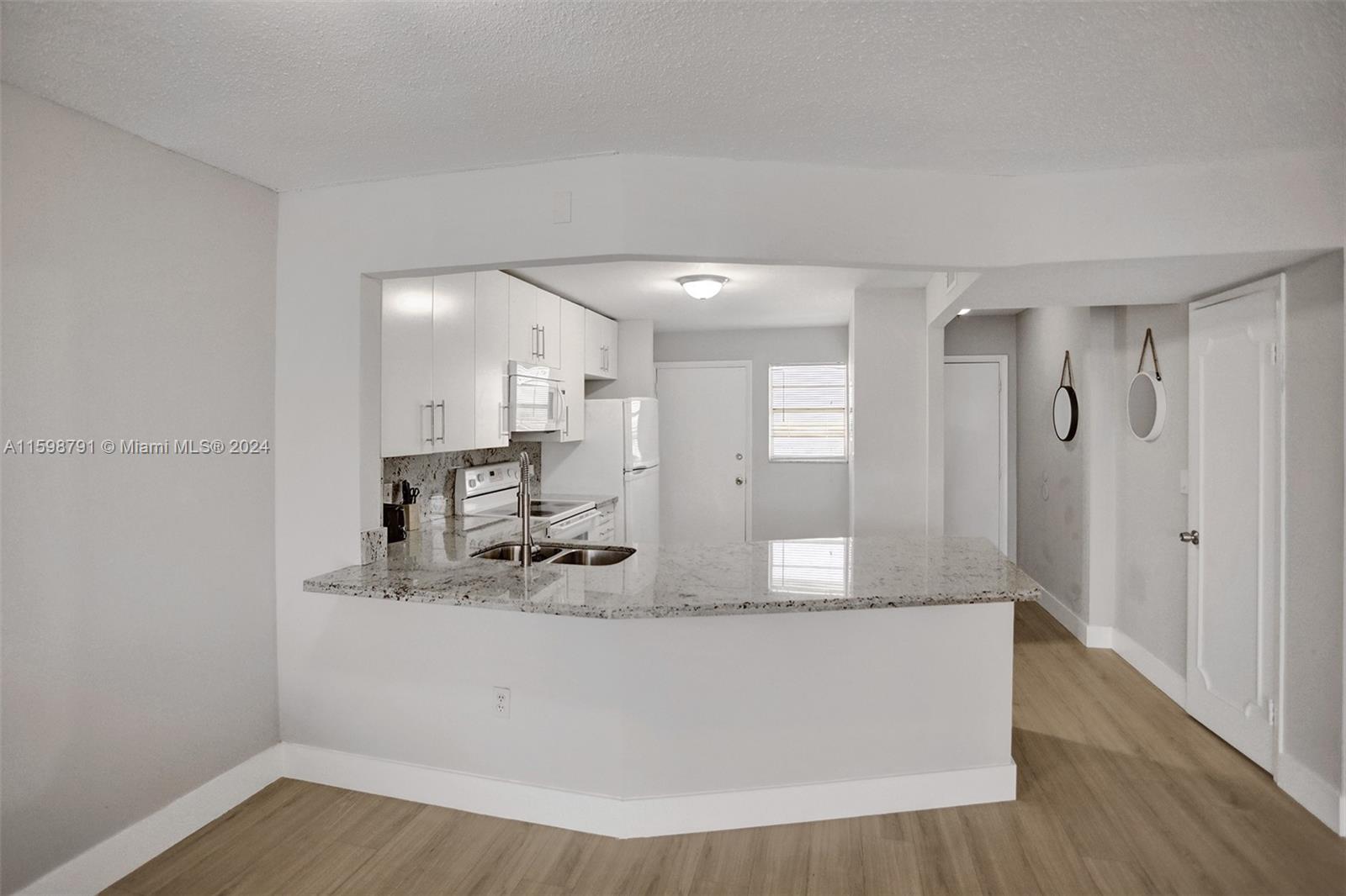 JADE WINDS GROUP - - Residential