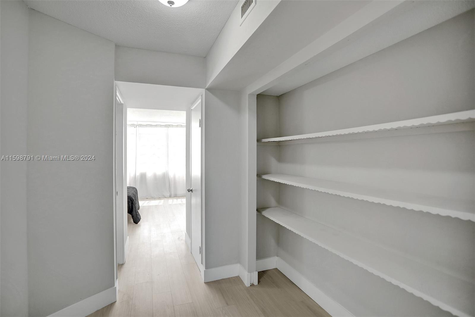 JADE WINDS GROUP - - Residential