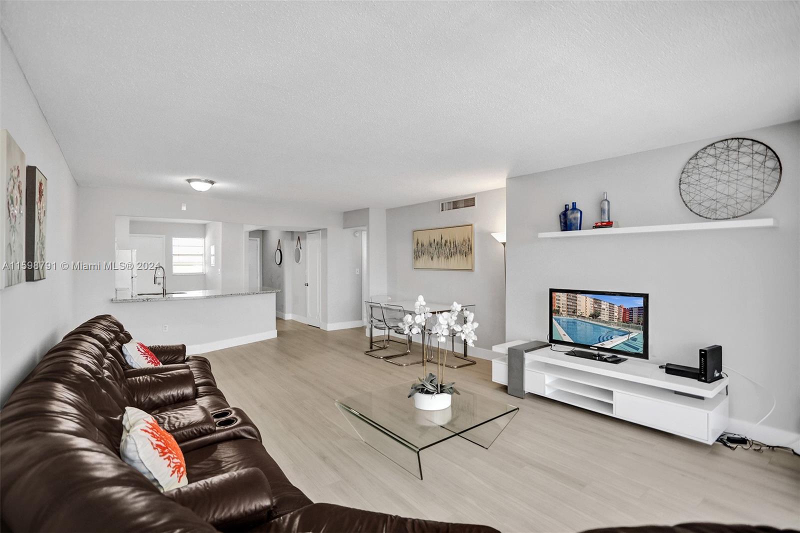 JADE WINDS GROUP - - Residential