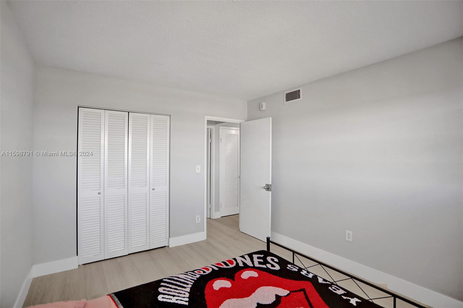 JADE WINDS GROUP - - Residential