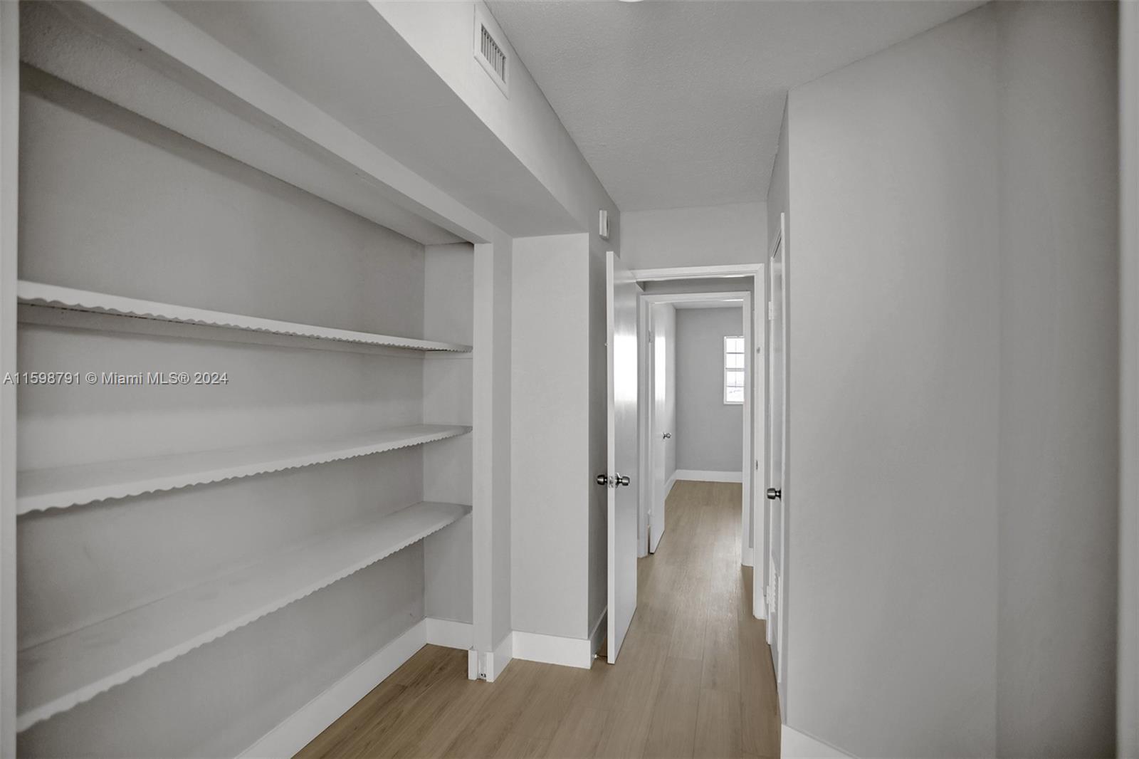 JADE WINDS GROUP - - Residential