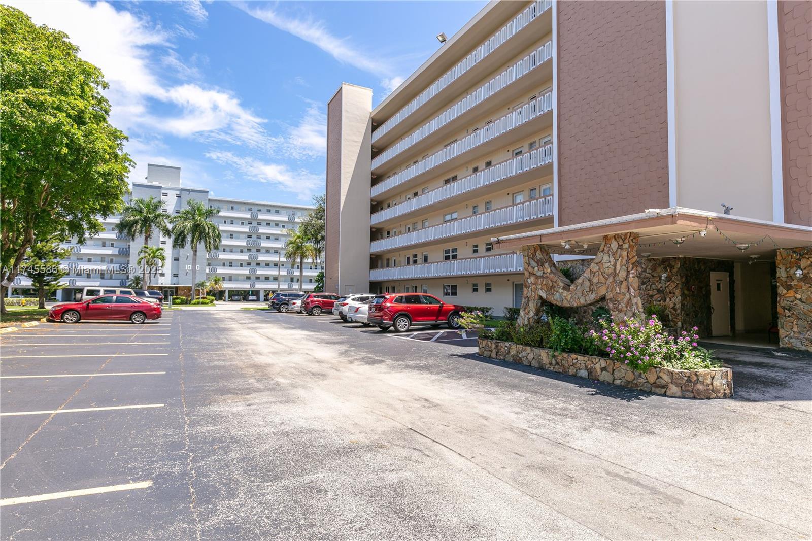 MEADOWBROOK - Residential