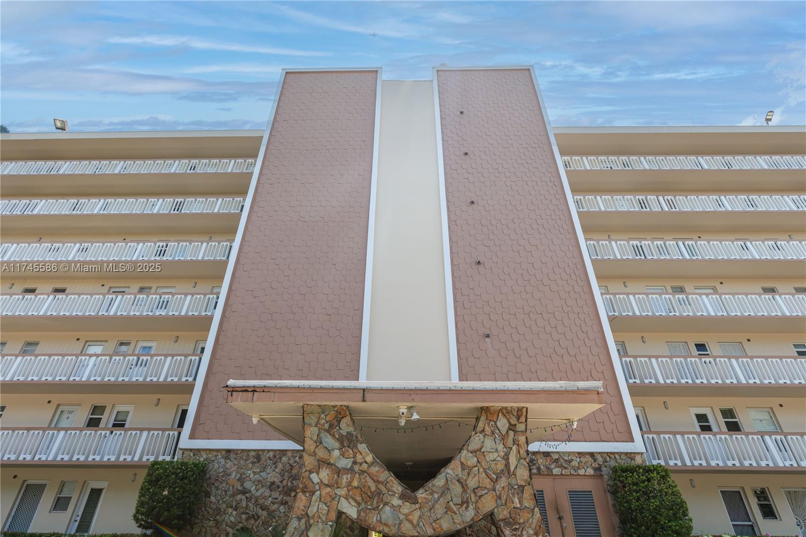 MEADOWBROOK - Residential