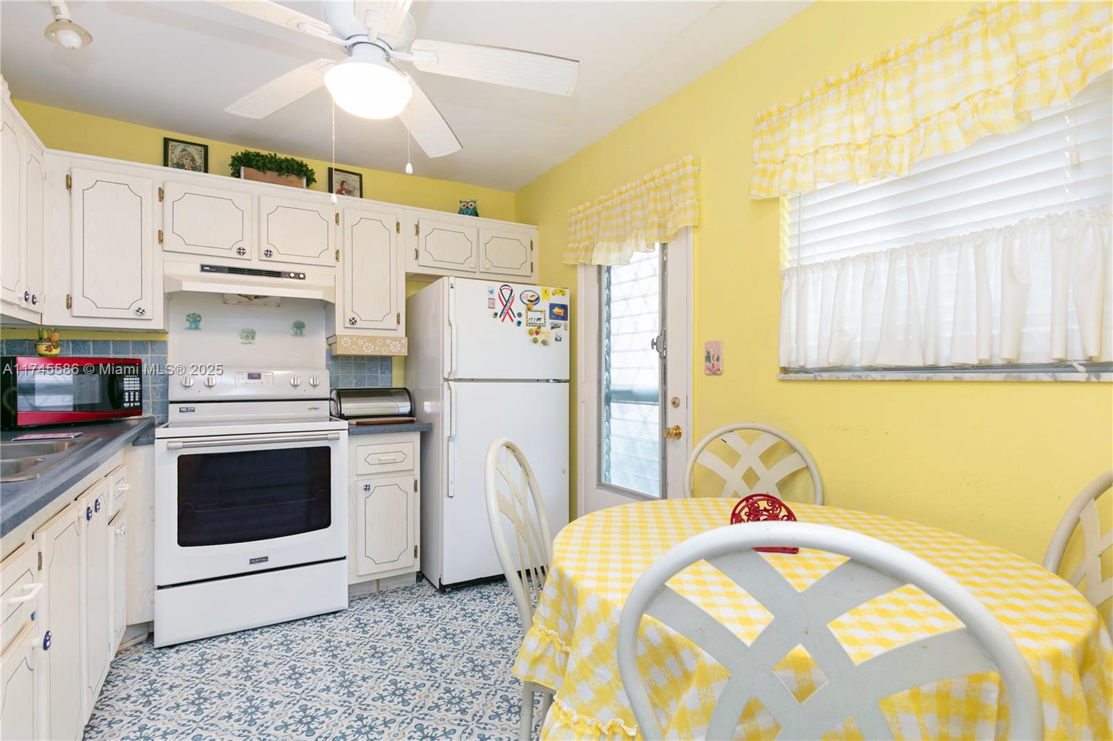 MEADOWBROOK - Residential