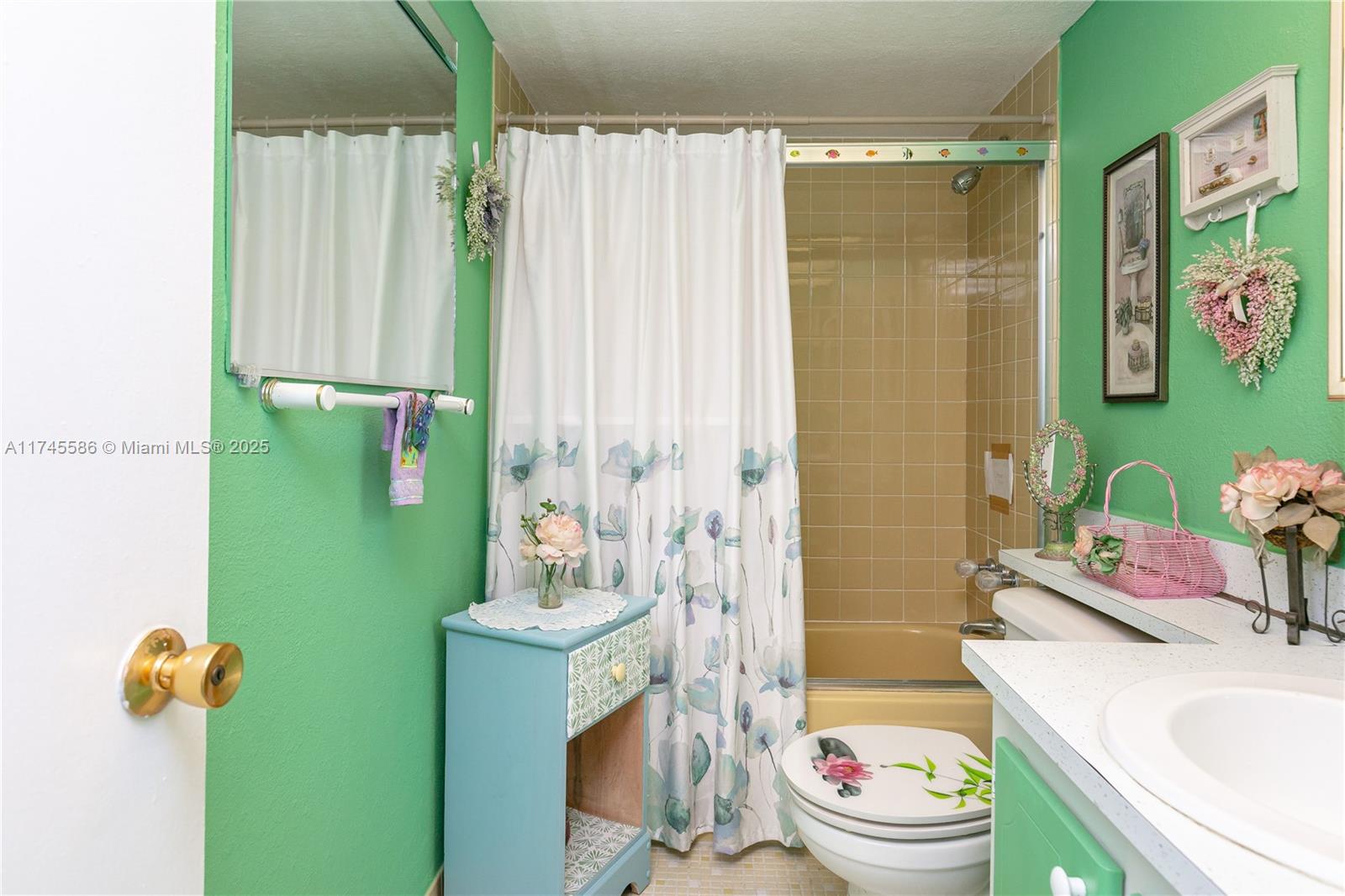 MEADOWBROOK - Residential