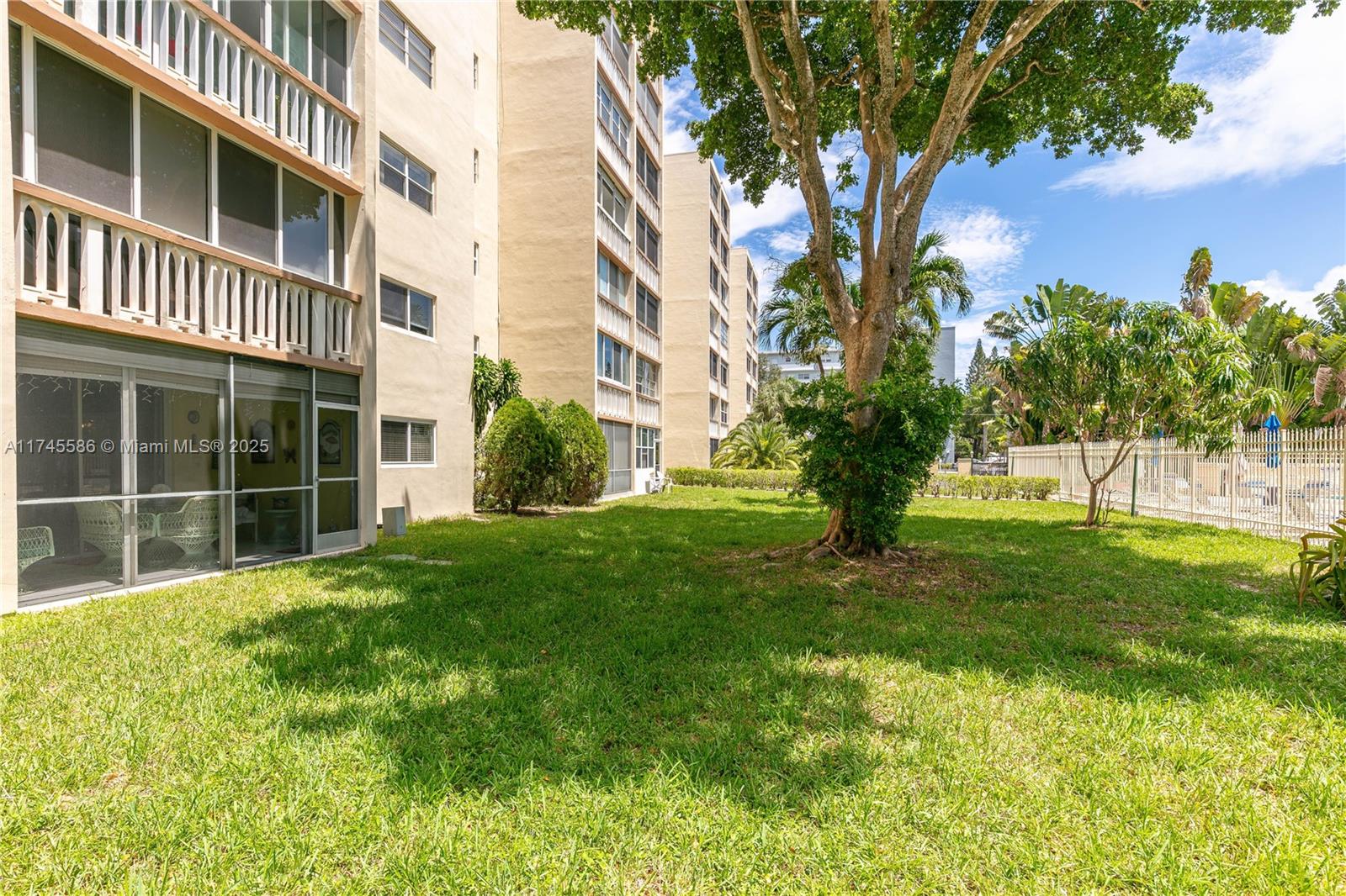 MEADOWBROOK - Residential
