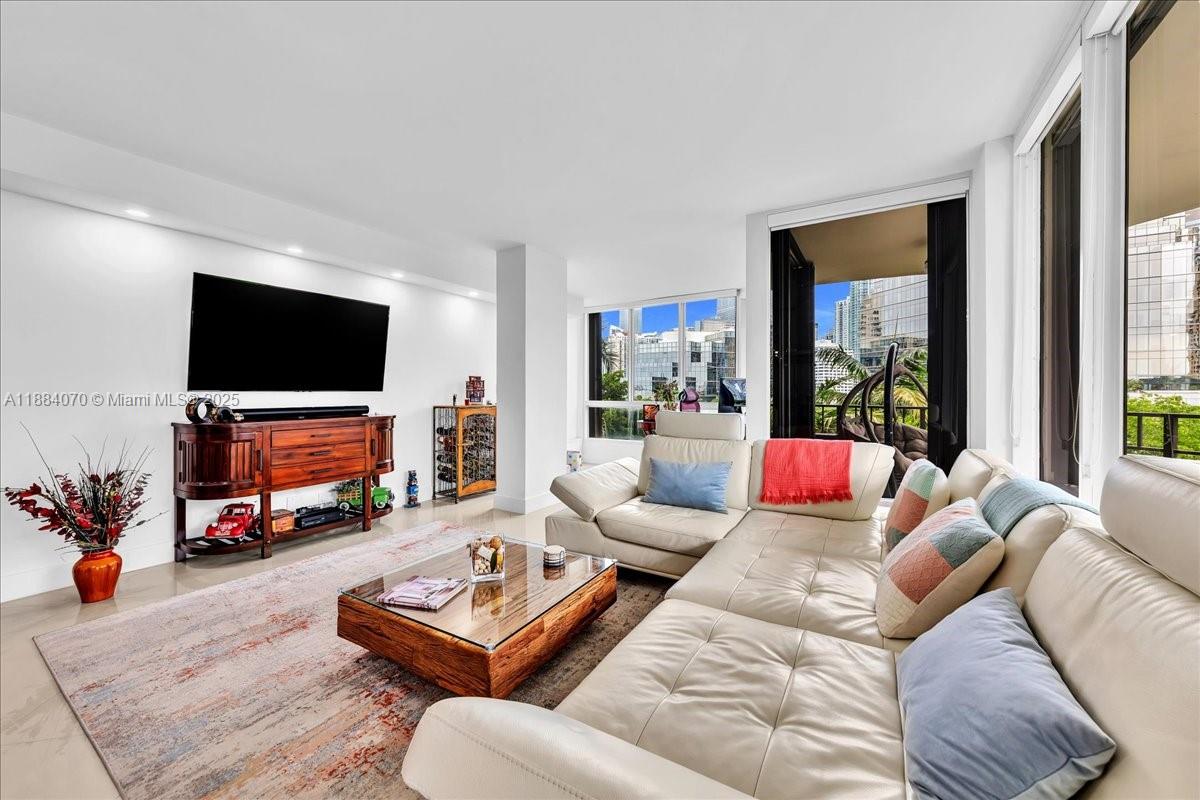 520 Brickell Key Dr A621