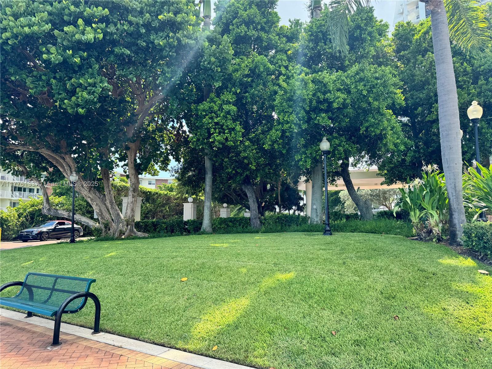 TOWERS OF QUAYSIDE CONDO - Residential