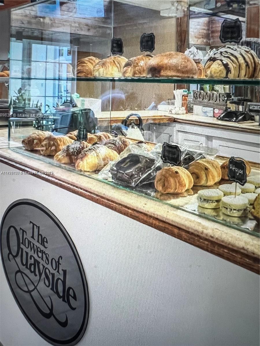 TOWERS OF QUAYSIDE CONDO - Residential