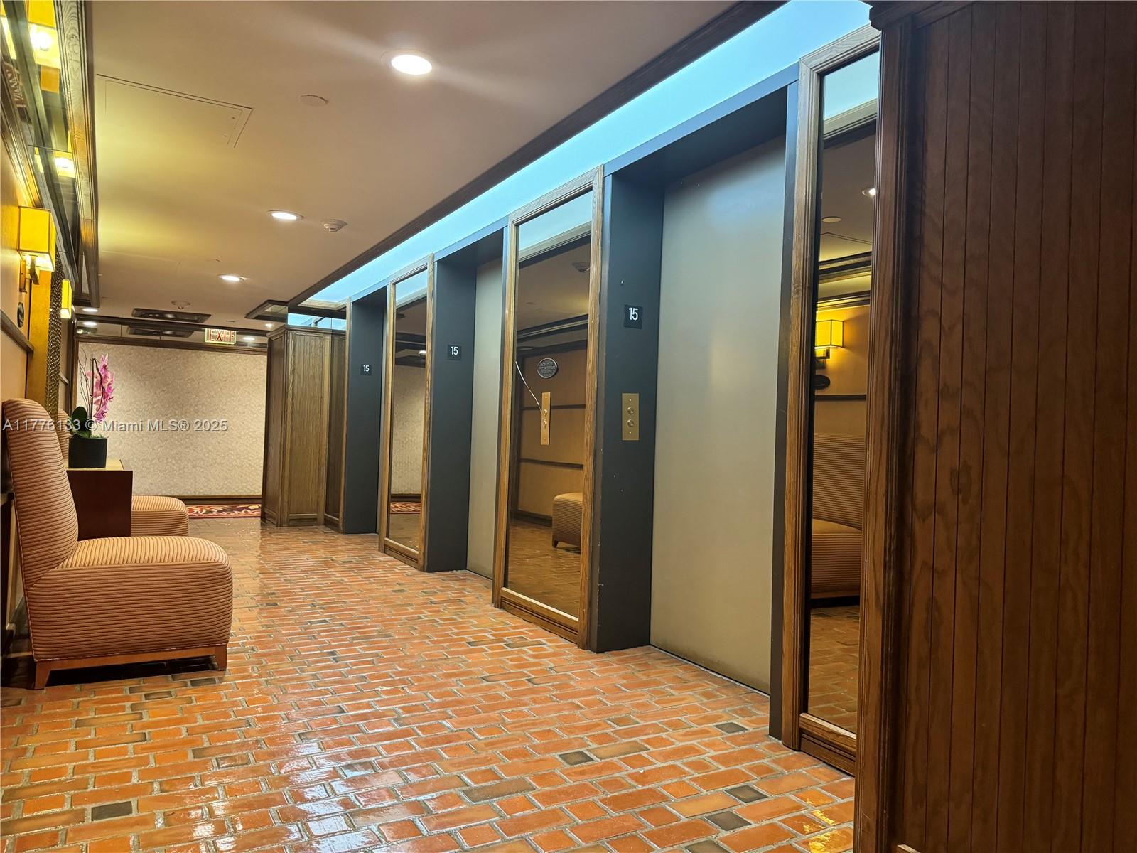 TOWERS OF QUAYSIDE CONDO - Residential