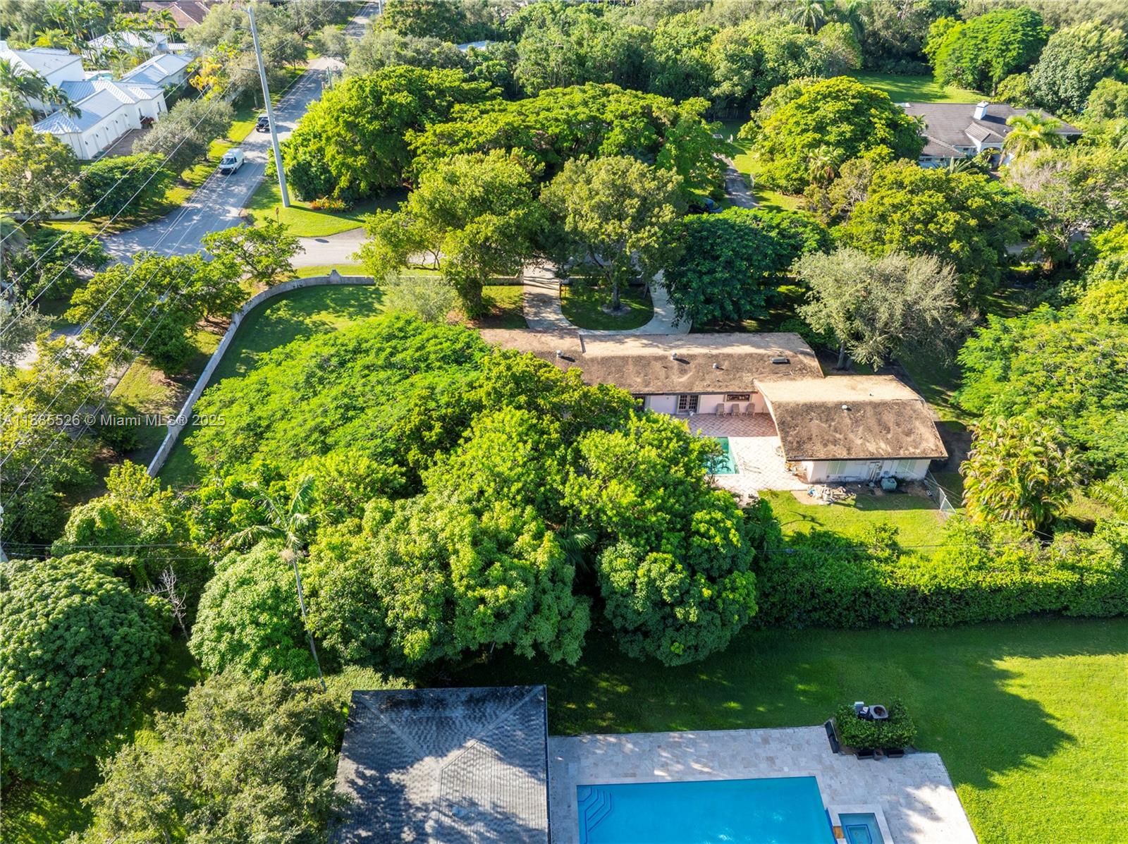 6201 SW 114th St, Pinecrest, FL, 33156/$2,995,000 3 6201 SW 114th St