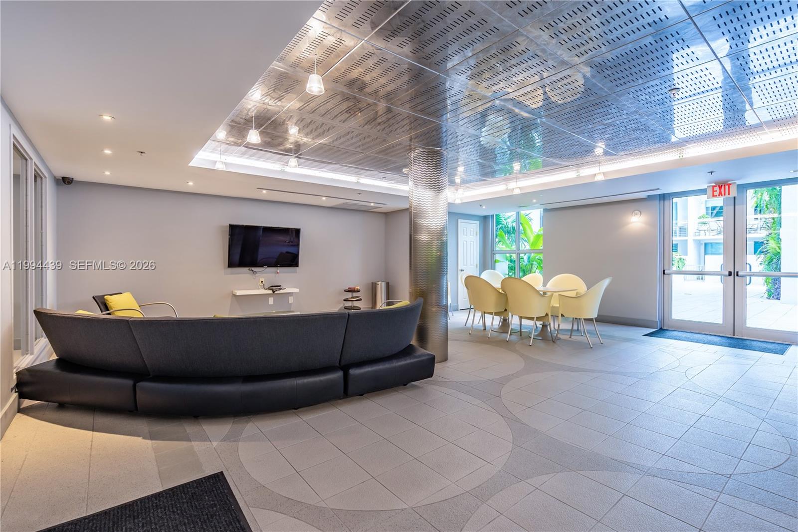 THE COSMOPOLITAN RESIDENC - Residential Lease