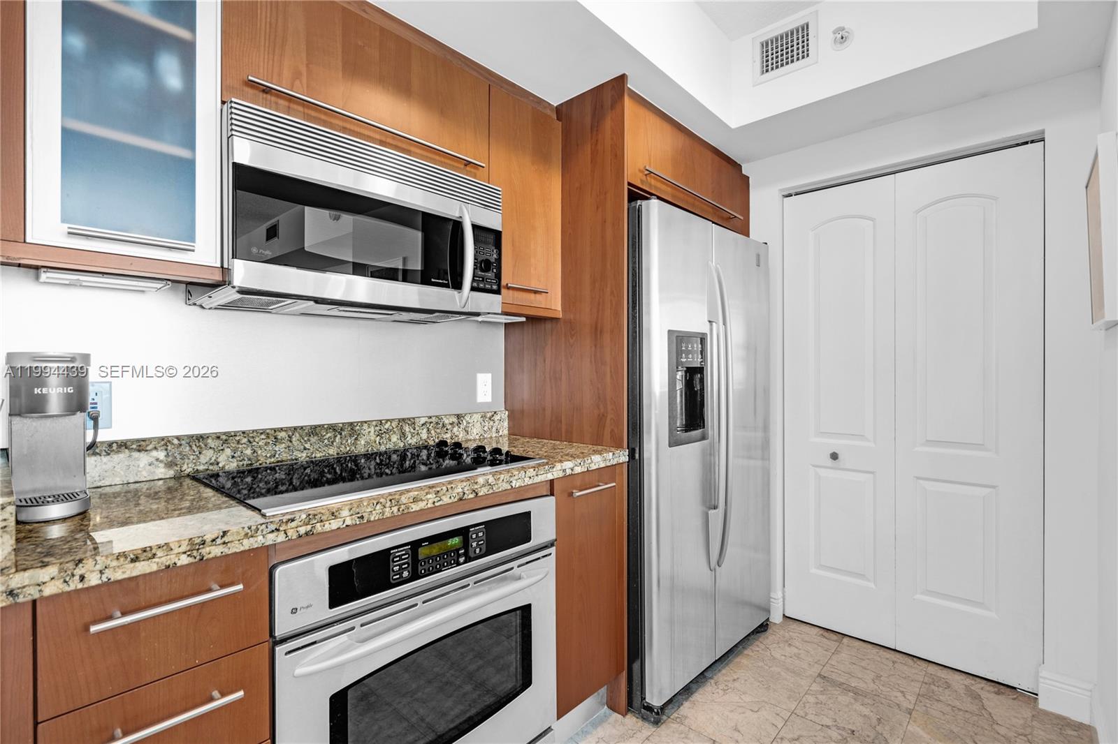 THE COSMOPOLITAN RESIDENC - Residential Lease