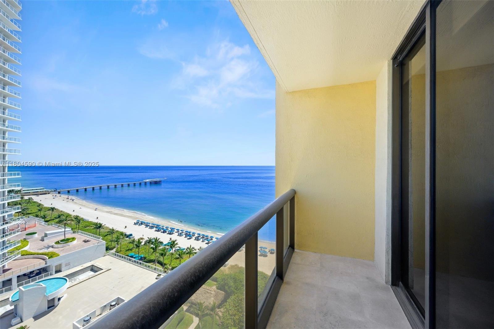 SAYAN CONDO - Residential