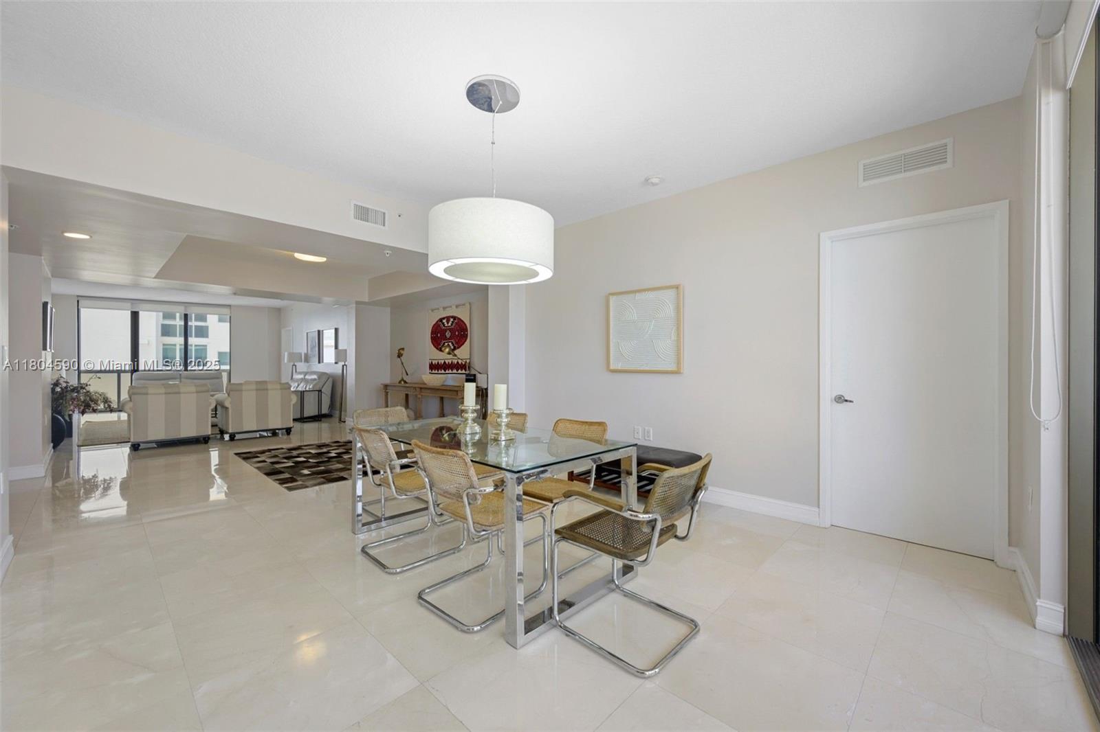 SAYAN CONDO - Residential