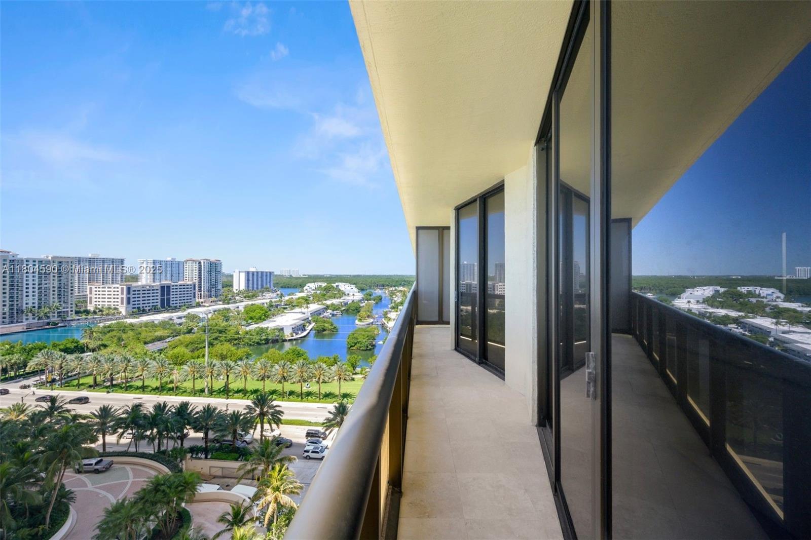SAYAN CONDO - Residential