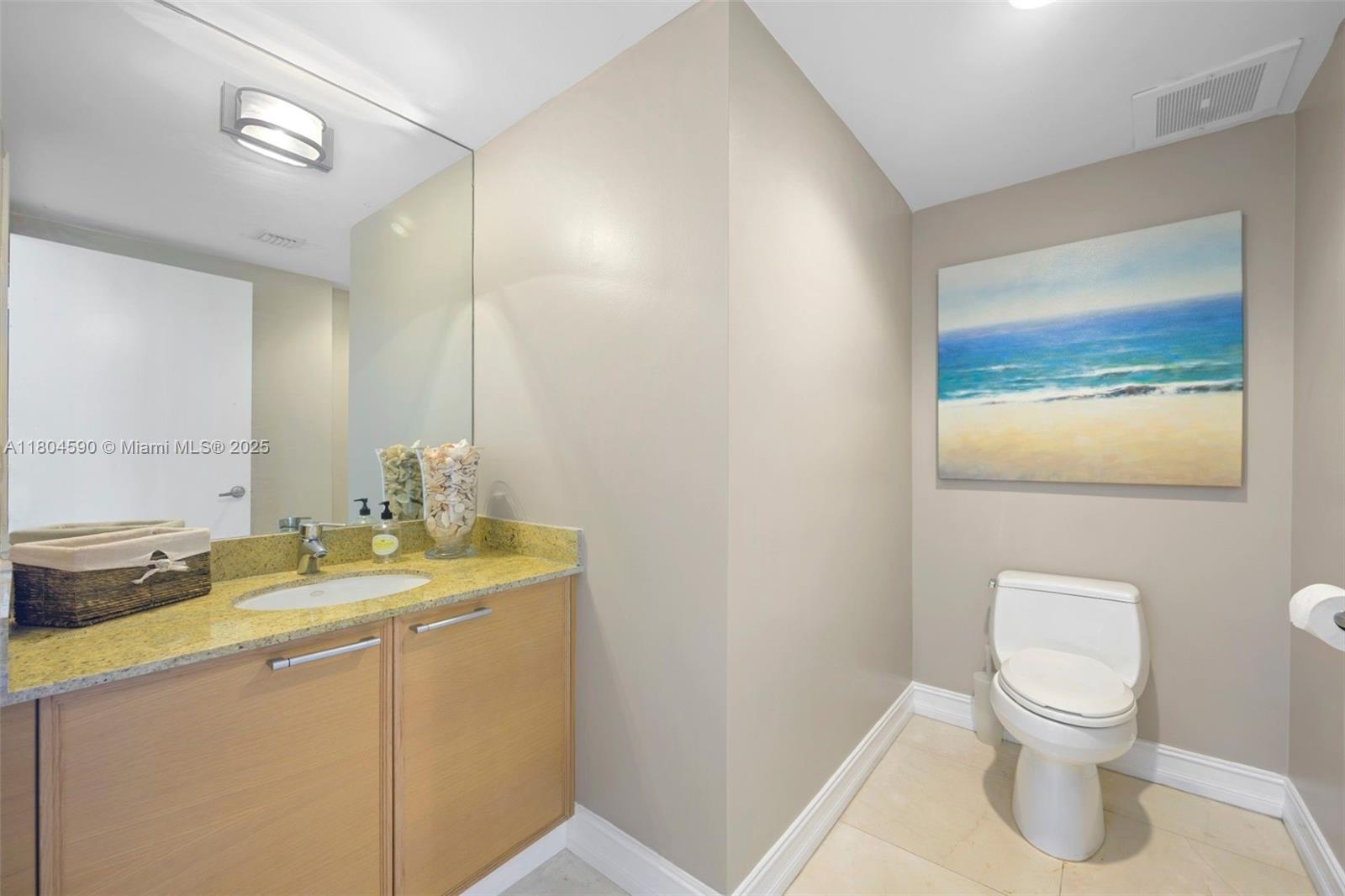SAYAN CONDO - Residential