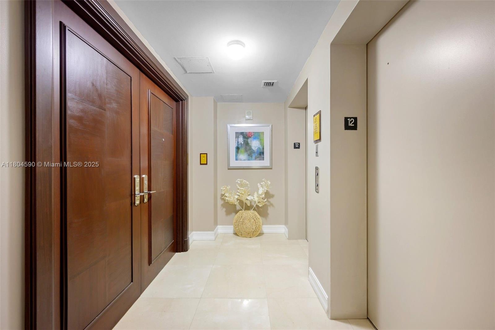 SAYAN CONDO - Residential