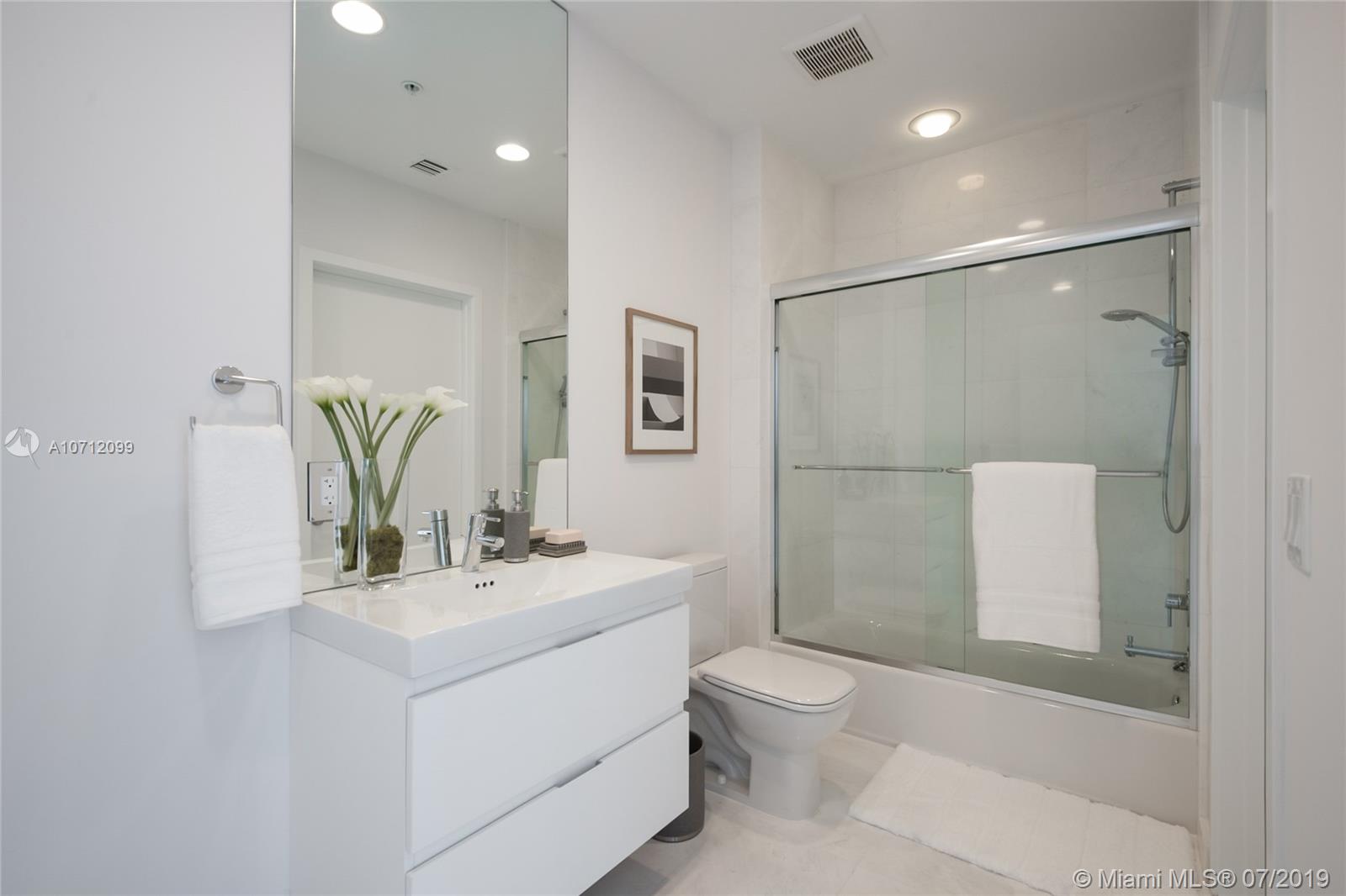MARINA PALMS RESIDENCES S - Residential