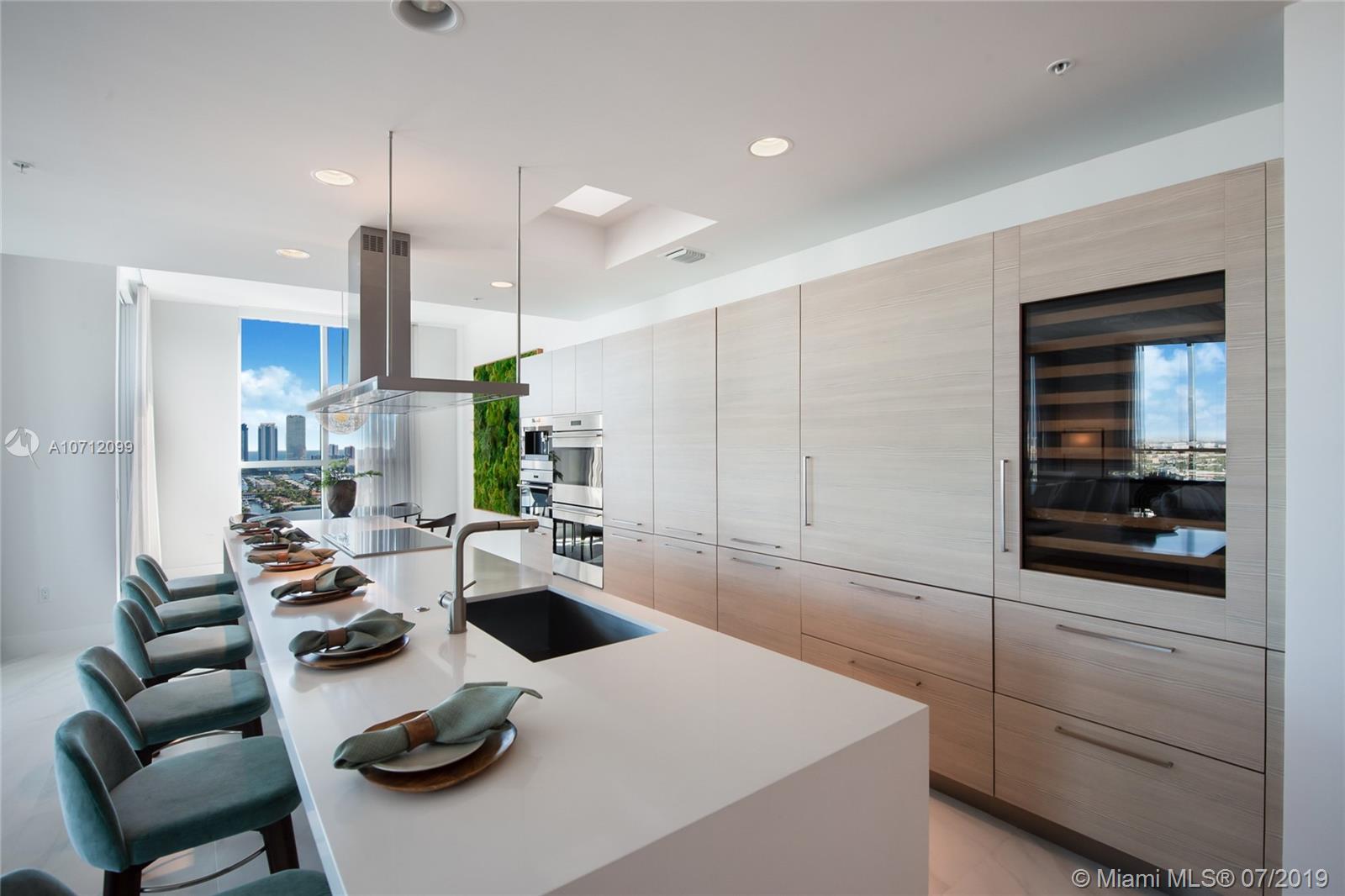 MARINA PALMS RESIDENCES S - Residential