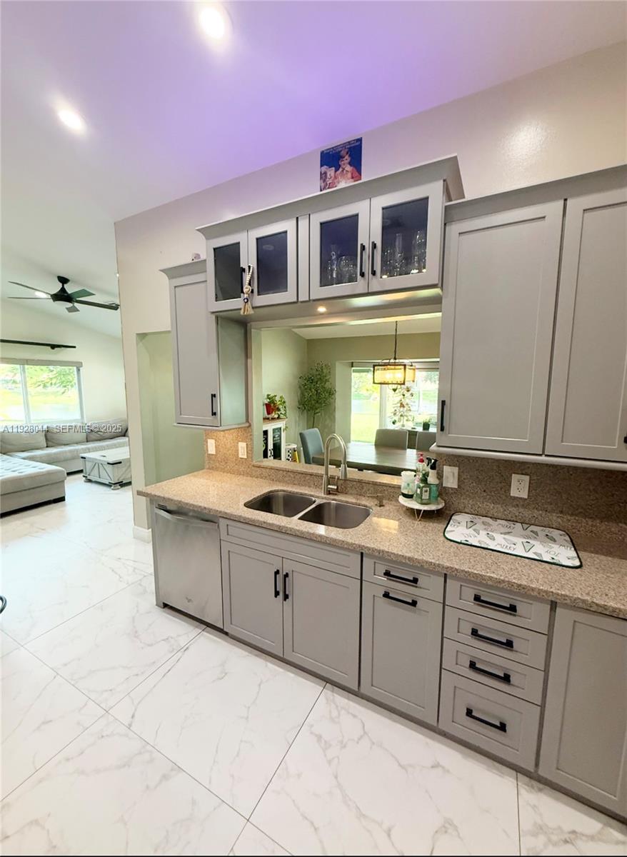 HAWKES BLUFF - Residential