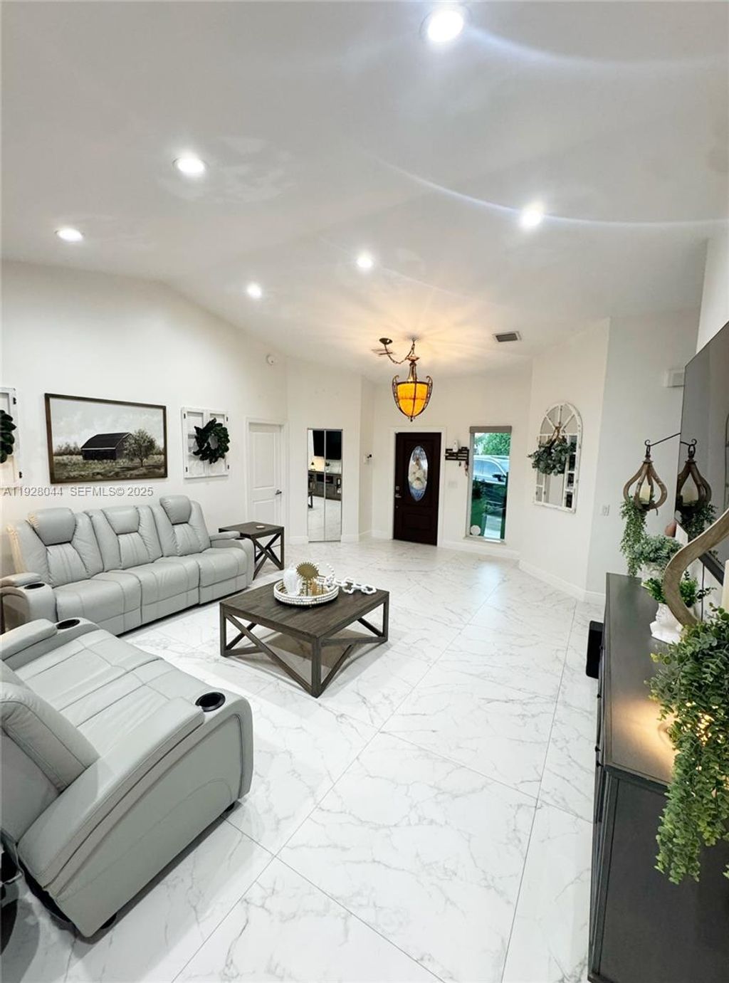 Photo of 15500 Carriage Ct, Davie, FL 33331 (MLS # A11928044)