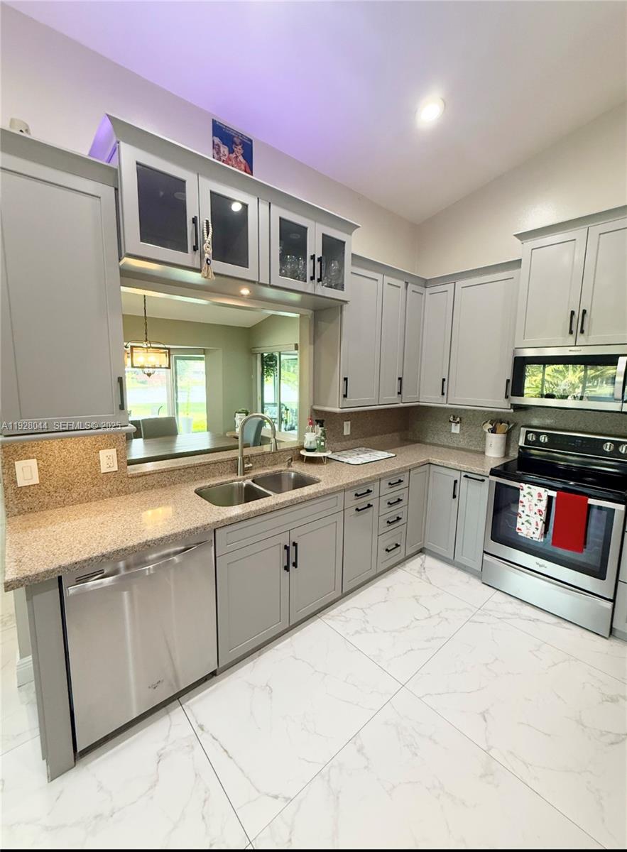 HAWKES BLUFF - Residential