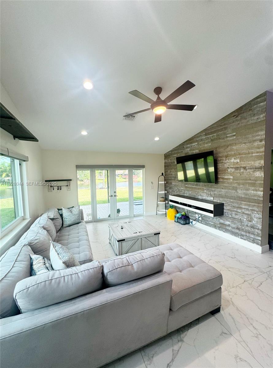 HAWKES BLUFF - Residential