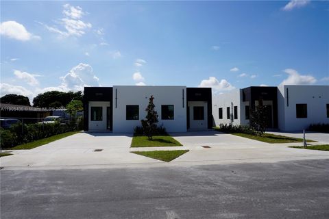 Photo of 12344 SW 219th St, Miami, FL 33170 (MLS # A11905400) Photo of 12344 SW 219th St, Miami, FL 33170 (MLS # A11905400)