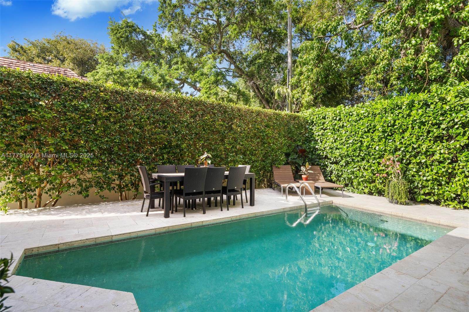 CORAL GABLES RIVIERA SEC - Residential