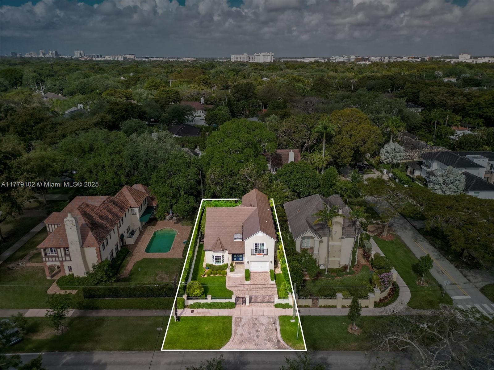 CORAL GABLES RIVIERA SEC - Residential