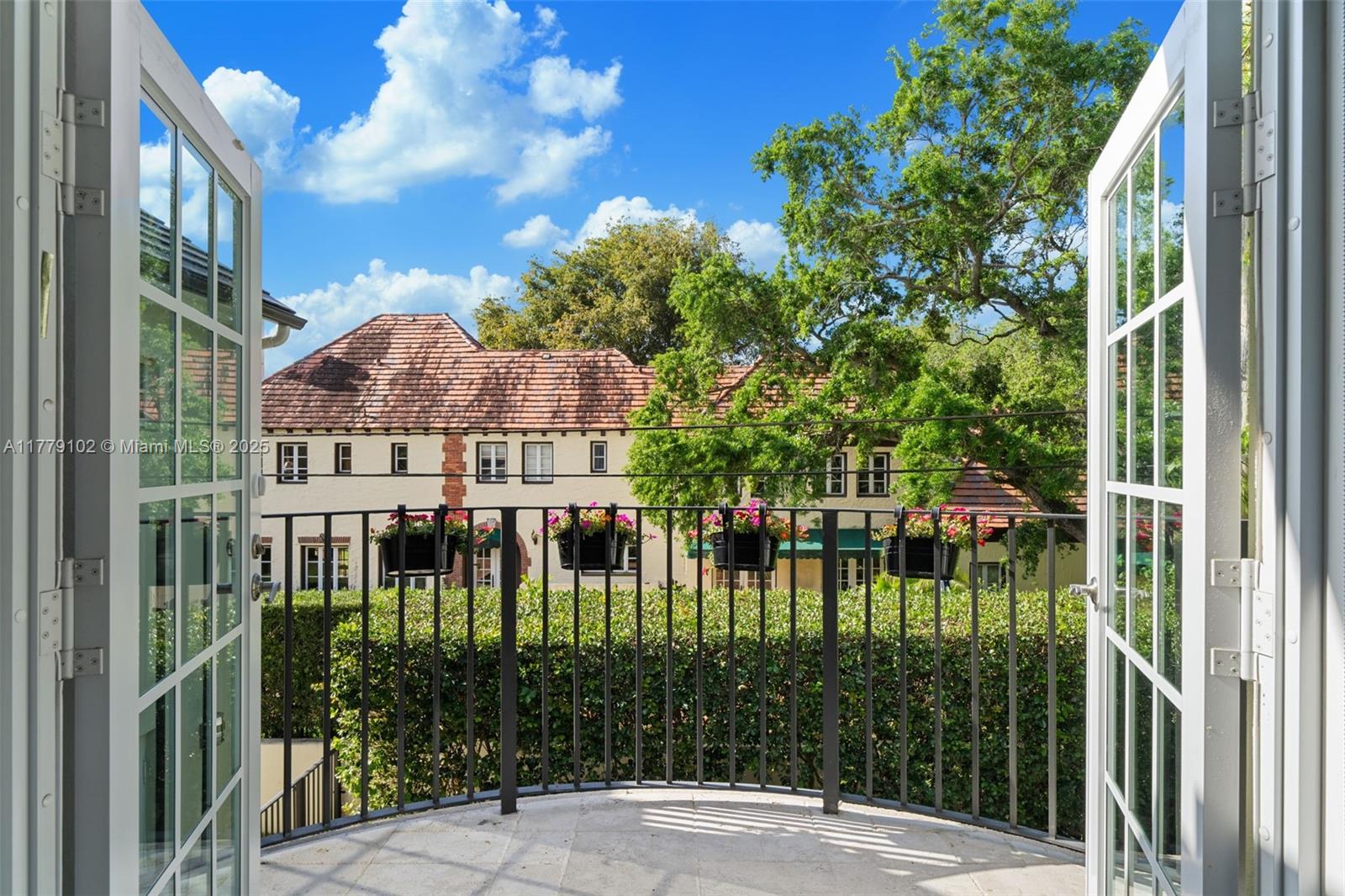 CORAL GABLES RIVIERA SEC - Residential