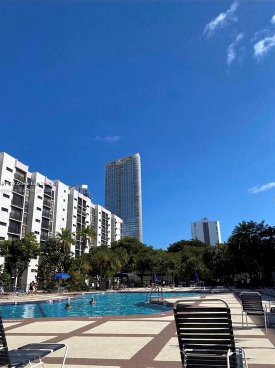 PLAZA OF AMERICAS CONDO P - Residential Lease